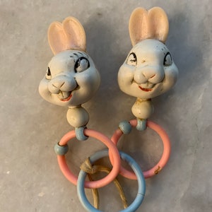 Hase, Baby Spielzeug/Beißring, MCM, 1950, gebraucht und geliebt