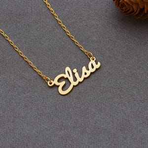 Personalized Solid Gold Name Necklace: Dainty Custom Jewelry