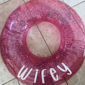 Custom pool float