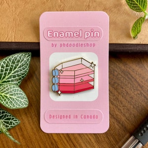 Cell culture flasks enamel pin | Cute cell biology pin for laboratory scientist | Cell biology, molecular biology, immunology, neuroscience