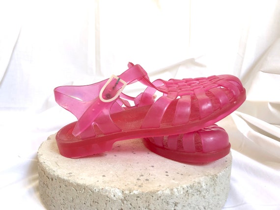 pink jelly sandals for adults