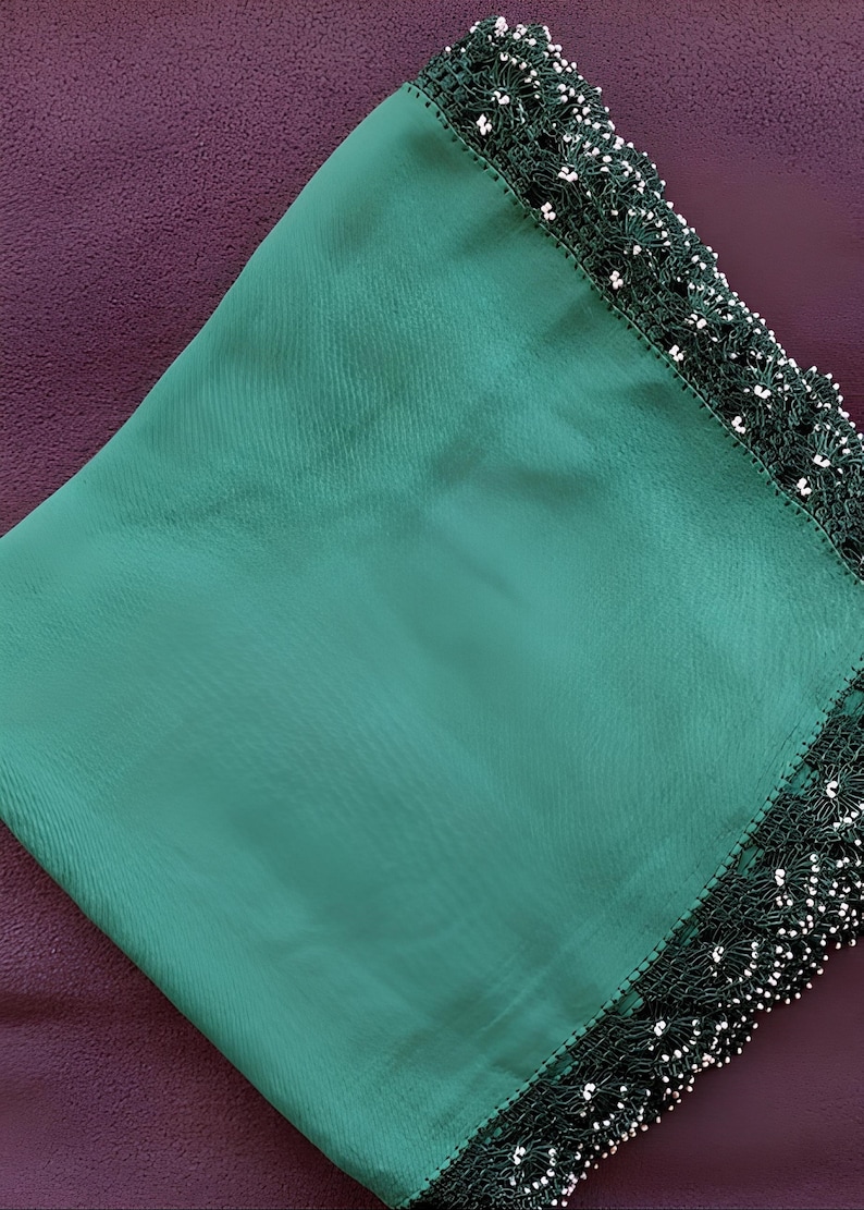 Plain Green Cheesecloth with Beaded Edges, Handmade Crocheted. minimal style zdjęcie 3
