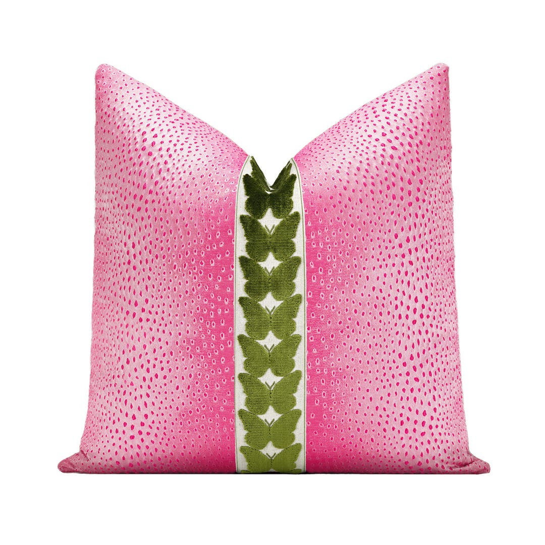 Lizard Print Throw Pillow Cover in Fuchsia Pink With Small Centered ...