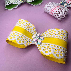 Laços para presentes de aniversário, presentes de Natal, artesanato, scrapbooking e diários de lixo; feitos à mão com recortes de papel