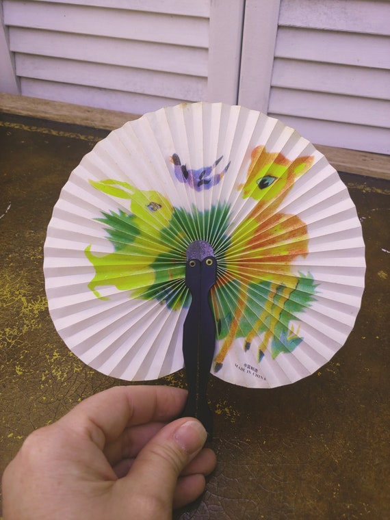 Vintage paper fan Gem
