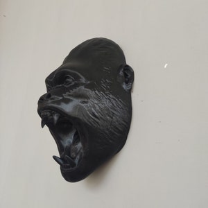 Decorazione murale 3D Gorilla - Il Gorilla viene sul muro. Il Gorilla sta visitando la tua casa. Incredibile decorazione per la cameretta dei ragazzi. Non è un foglio di carta piegato.