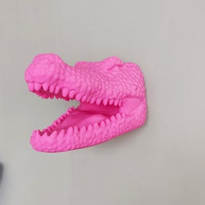 The Medium detailed  crocodile wall decor-Crocodile wall staute