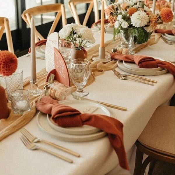 Lot de 50 serviettes de table en terre cuite, ensemble de serviettes de cuisine et de salle à manger, serviettes de table de mariage en coton doux, serviettes de table lavables en terre cuite, décoration d'intérieur