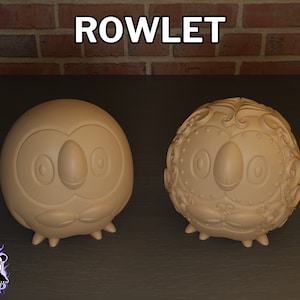 Könnte beinhalten: Zwei 3D-gedruckte Modelle des Pokémon Rowlet. Eines ist ein Standardmodell, das andere ist eine Steampunk-Version mit Zahnrädern und komplizierten Details.