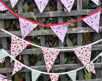 Strawberries themed fabric bunting, double sided, 2 fabric designs, home and garden  decoration / garlands