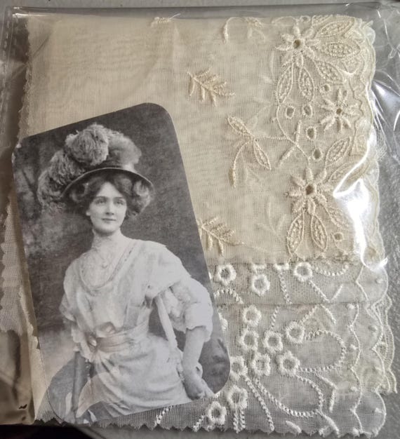 French vintage trims samples, 5 lace pieces, scrapbooking, dollmaking lace, sewing lace.