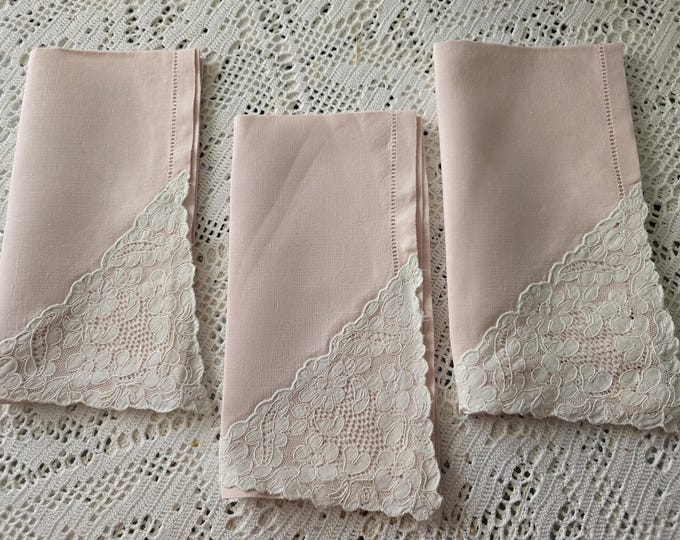 Vintage pink napkins, set of3.