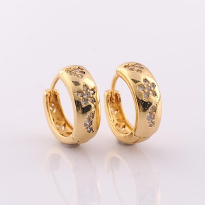 1 pair Gold CZ Flower Earrings,18K Gold Filled Huggie Hoop Earrings,Hoop Earrings,Hypoallergenic Huggie Hoop,Gift for Her