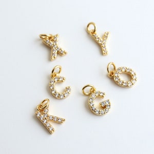 Colgante inicial, dije de letra, pavé de circonita cúbica, chapado en oro de 18 k, letra de circonita, fabricación de collares y pulseras, joyería minimalista, regalo para ella S904