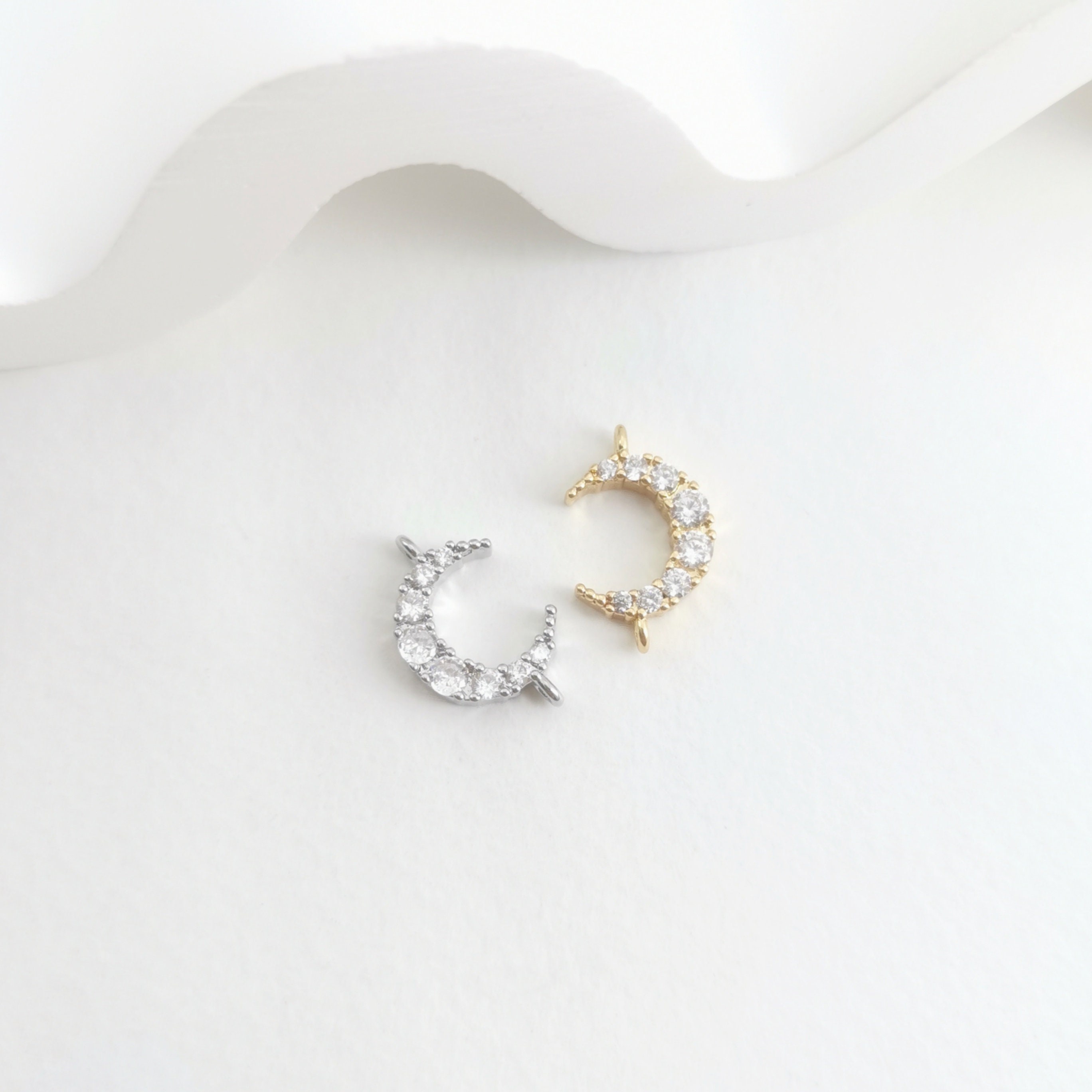 Lustrous Cubic Zircon Crescent Moon Charm,18k Gold Plated,micro