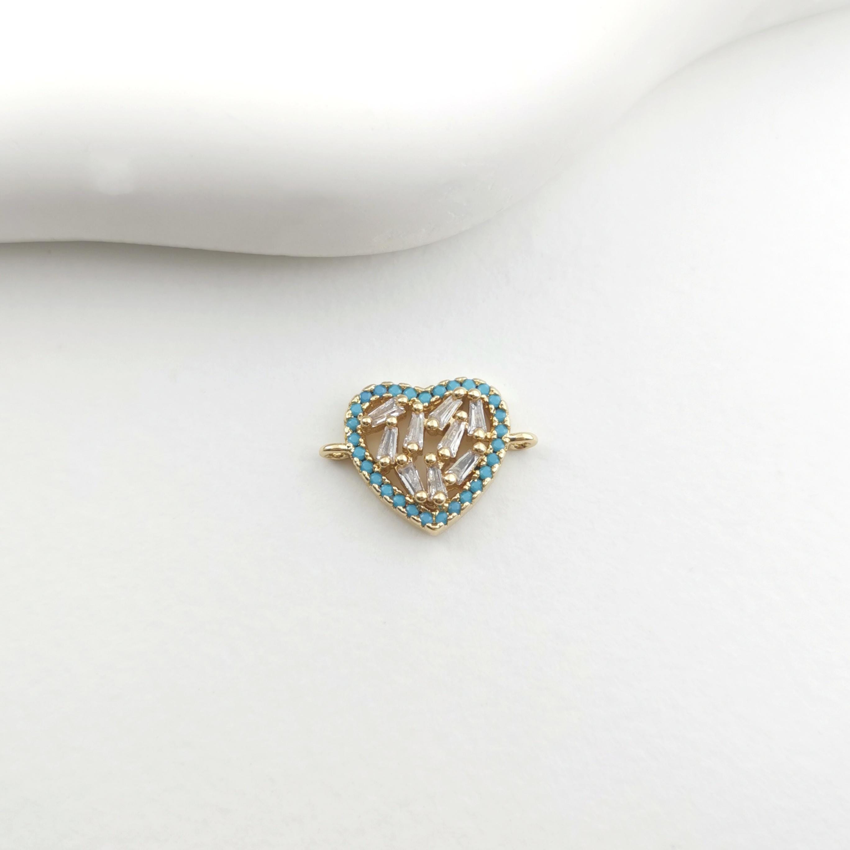 光沢のある透かし彫りのハートコネクターチャーム、18Kゴールドメッキ