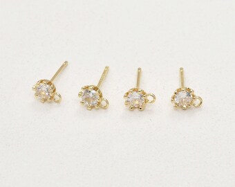 Pino de brinco com zircônia cúbica redonda banhada a ouro 14K e argola, cravejado com zircônias. Sem níquel. LL276