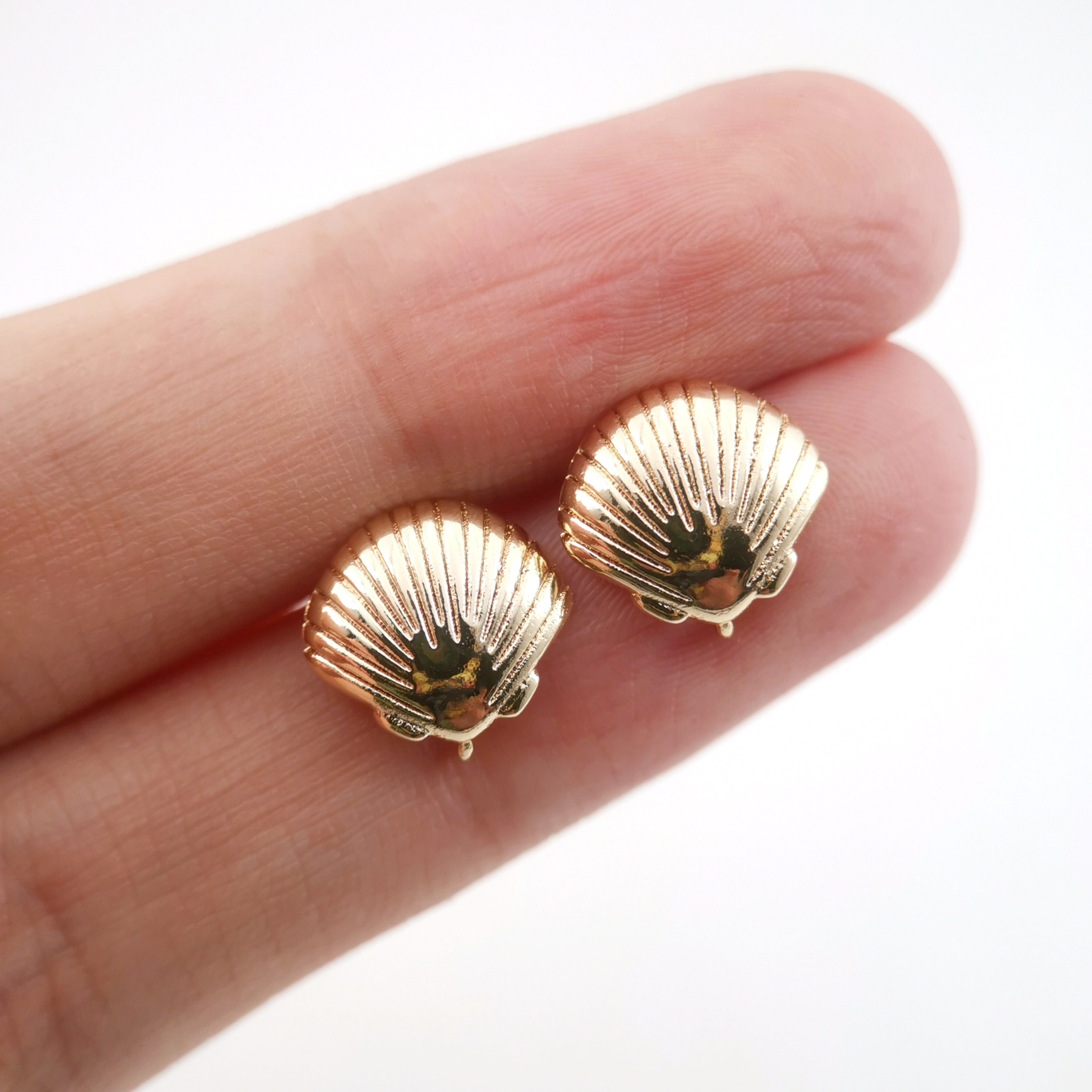 質感のあるシェルポストピアス、金メッキピアスポスト（ループ付き