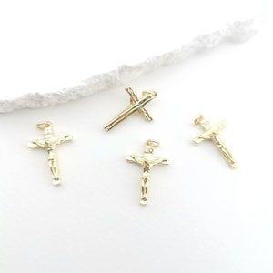 Textured crucifix cross pendant,18K gold plated,jesus cross charm,for necklace and earring making,jewelry finding LM2-S20481