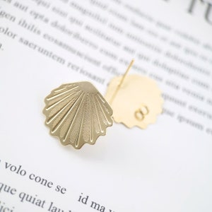 Laser Engraved Shell Post Earrings,Gold Plated Earring Post With Loop,Hypoallergenic,DIY Earring Finding,Handmade Earring Supplies LM2-ZX104
