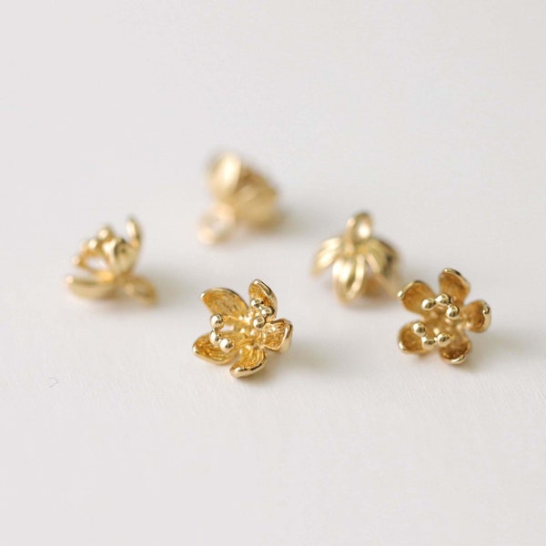 14K Gold plated mini small flower pendant,flower pistil pendant, 3D flower charm,for necklace and earrings making,jewelry findings MM102