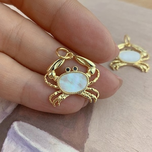 MOP Crabs Pendant, 18K Gold Brass inlay Shell, for necklace and earrings making, jewelry findings SN050