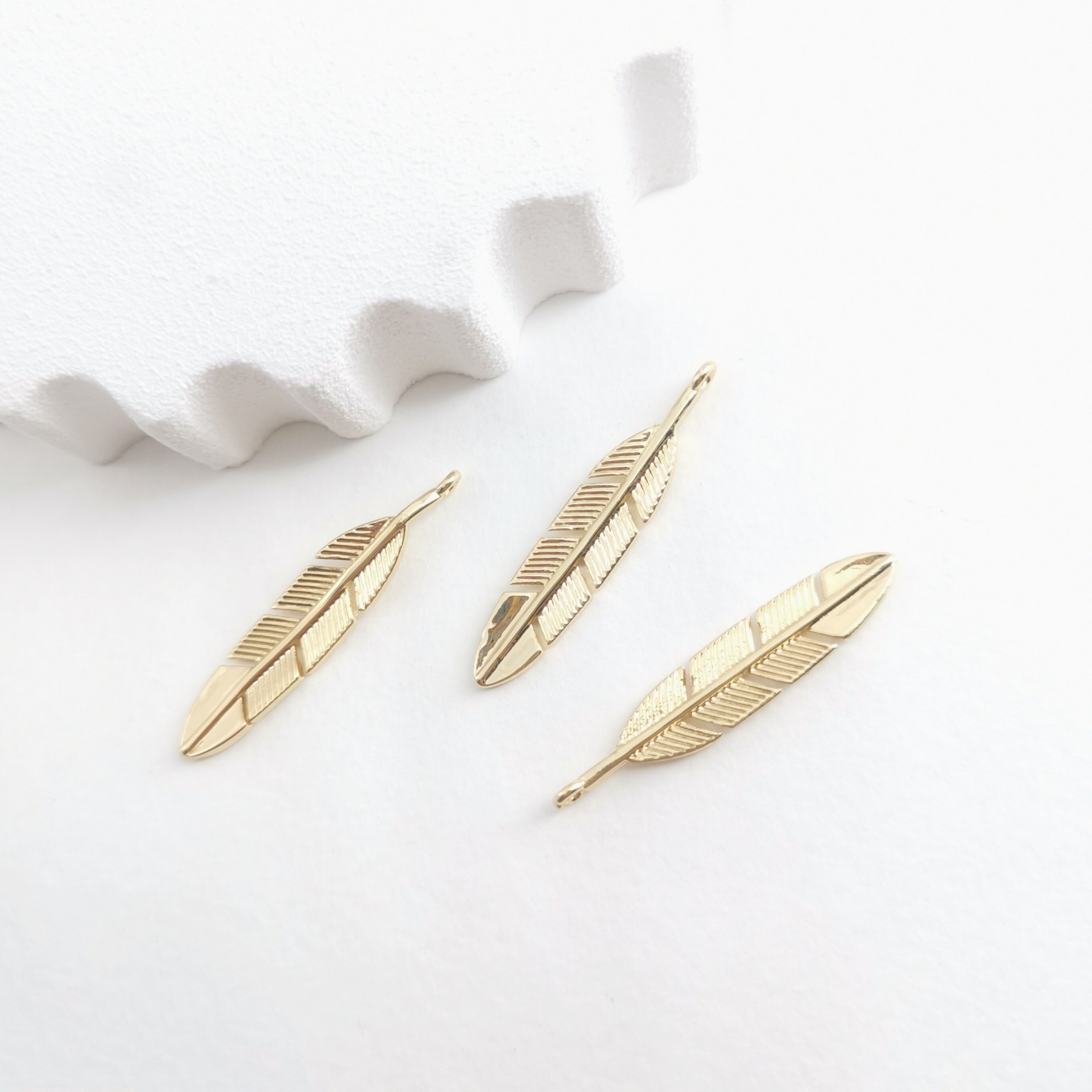 Elongated textured bulk gold feather charm,18K gold plated,feather pendant,for necklace and earring making,jewelry finding LM2-S152