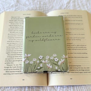 Printable Kindle Case Insert | Wildflowers Book Quote | Cozy Kindle Cover | Digital Download Kindle Art | Cozy Aesthetic Bookish Gift