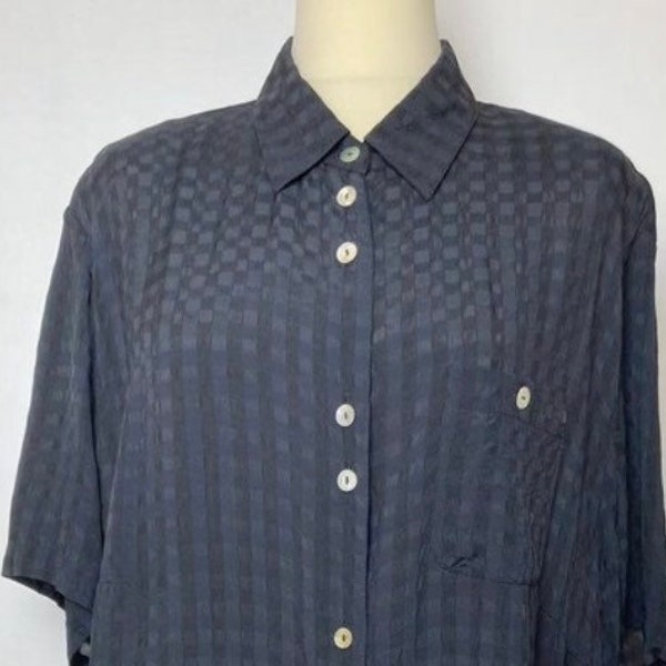 Vintage chemise unisexe en polyester noir avec les épaulettes, motif géométrique et manche courte, L/XL, 80s