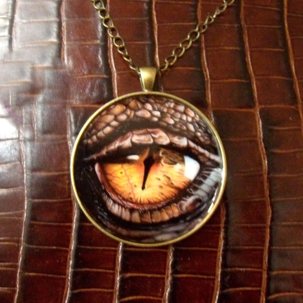 Collier grand pendentif Oeil de Dragon//collier talisman bronze