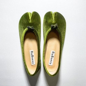 Women Velvet Split Toe Tabi Ballet Flats | Vintage Green Brown Tabis Ballet Flats | Retro Ballerinas Flats Tabis For Ladies