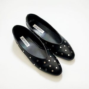 Eco cuero punto Toe Studs Ballet Flats / Vintage zapatos de ballet negros plegables / zapatos de ballet negro Mary Janes imagen 1