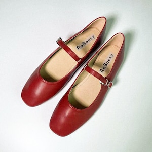 Eco cuero estilo retro punta redonda Mary Jane Flats / Vintage suave correa plegable Mary Janes / rojo negro astilla marrón blanco Mary Janes imagen 1