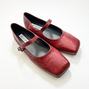 Eco Leather Retro Style Plain Toe Mary Jane Flats | Vintage Soft Foldable Strap Mary Janes | Red Black Sliver Brown White Mary Janes