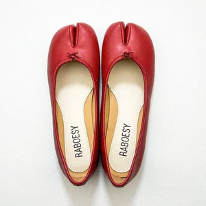 Ballerines Tabi rétro en cuir écologique Chaussures à bout fendu Tabis rouges à bout fendu vintage Chaussures pliables de style français pour femmes Rouge