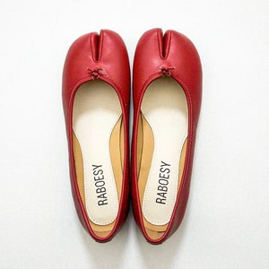 Eco Leather Retro Tabi Ballet Flats Split Toe Shoes Vintage Red Split Toe Tabis Shoes French Style Foldable Women Shoes Czerwony