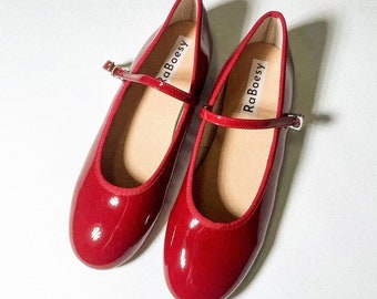 Scarpe da donna Mary Jane stile retrò con punta tonda e cinturino regolabile / Mary Jane rosse vintage / Ballerine classiche pieghevoli con nastro rosso per donna