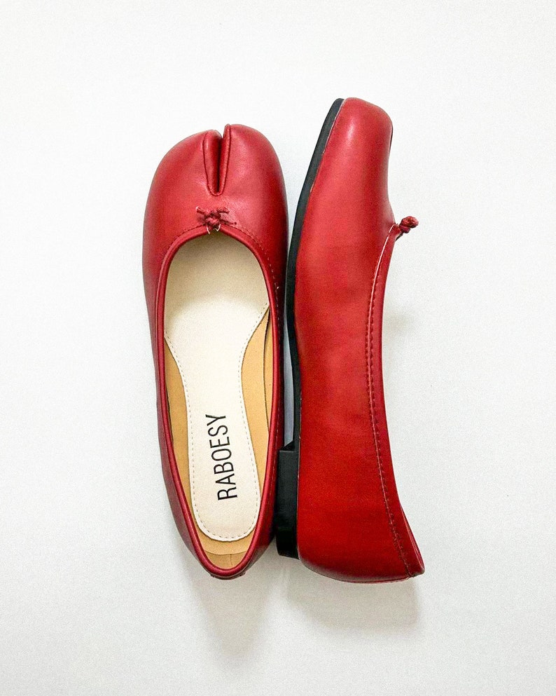 Eco Leather Retro Tabi Ballet Flats Split Toe Shoes Vintage Red Split Toe Tabis Shoes French Style Foldable Women Shoes zdjęcie 5