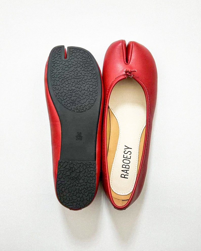 Ballerines Tabi rétro en cuir écologique Chaussures à bout fendu Tabis rouges à bout fendu vintage Chaussures pliables de style français pour femmes image 8