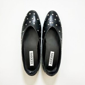 Eco cuero punto Toe Studs Ballet Flats / Vintage zapatos de ballet negros plegables / zapatos de ballet negro Mary Janes imagen 2