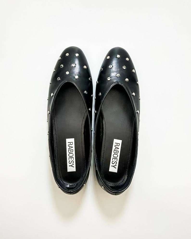 Eco cuero punto Toe Studs Ballet Flats / Vintage zapatos de ballet negros plegables / zapatos de ballet negro Mary Janes imagen 2