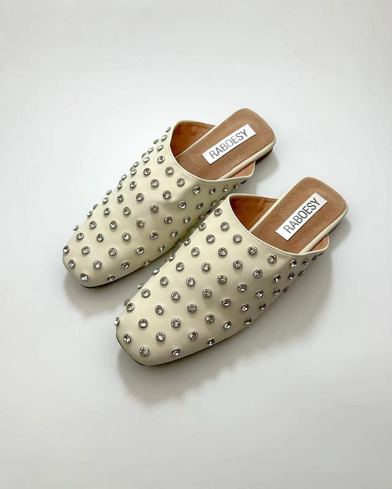 Sandalen aus Öko-Leder mit runder Zehenpartie und Nieten Vintage weiche faltbare schwarz-weiße Sandalen Schuhe Sommer Frühling Damen Ledersandalen Bild 2