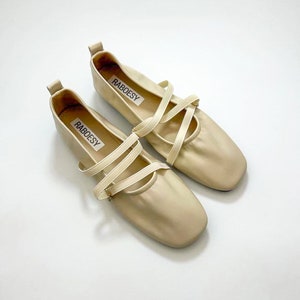 Weiche Ballerinas aus umweltfreundlichem Leder Damen Schwarzer faltbarer Ballerina Weiche, bequeme Schuhe mit Kreuzriemen Ballettschuhe für Damen Bild 9