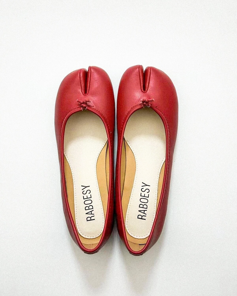 Eco Leather Retro Tabi Ballet Flats Split Toe Shoes Vintage Red Split Toe Tabis Shoes French Style Foldable Women Shoes Czerwony