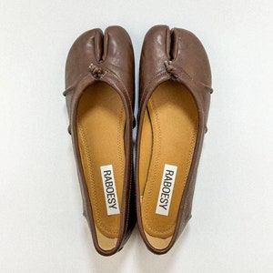 Women Eco Friendly Split Toe Tabi Ballet Flats Vintage Foldable Tabis Ballet Flats Retro Brown Khaki Black Tabi Flats Brown