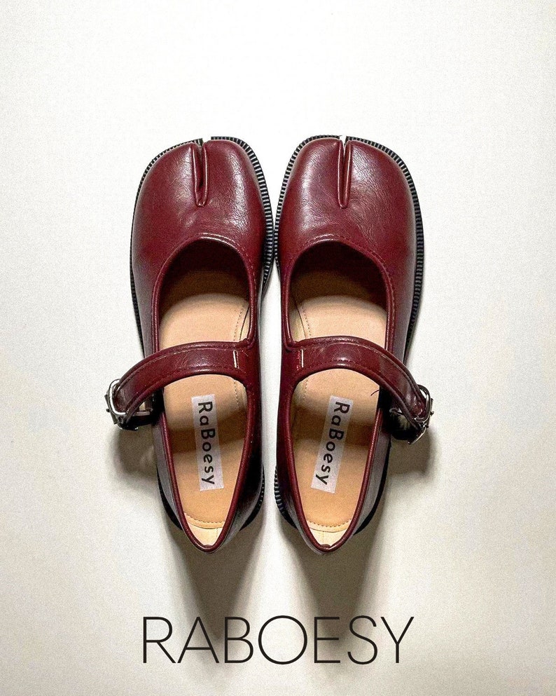 Eco Leather Vintage Tabi Ballet Flats Women Split Toe Adjustable Strap Mary Jane Shoes Retro Brown Black Red White Split Toe Tabi Shoes Czerwony