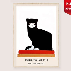 Op de afbeelding: Een ingelijste kunstdruk van een zwart-witte kat, getiteld "De Kat (The Cat), 1914" door Bart van der Leck. De kat zit op twee boeken, een rode en een bruine, tegen een witte achtergrond. Een rode "Direct downloaden" badge staat rechtsboven.