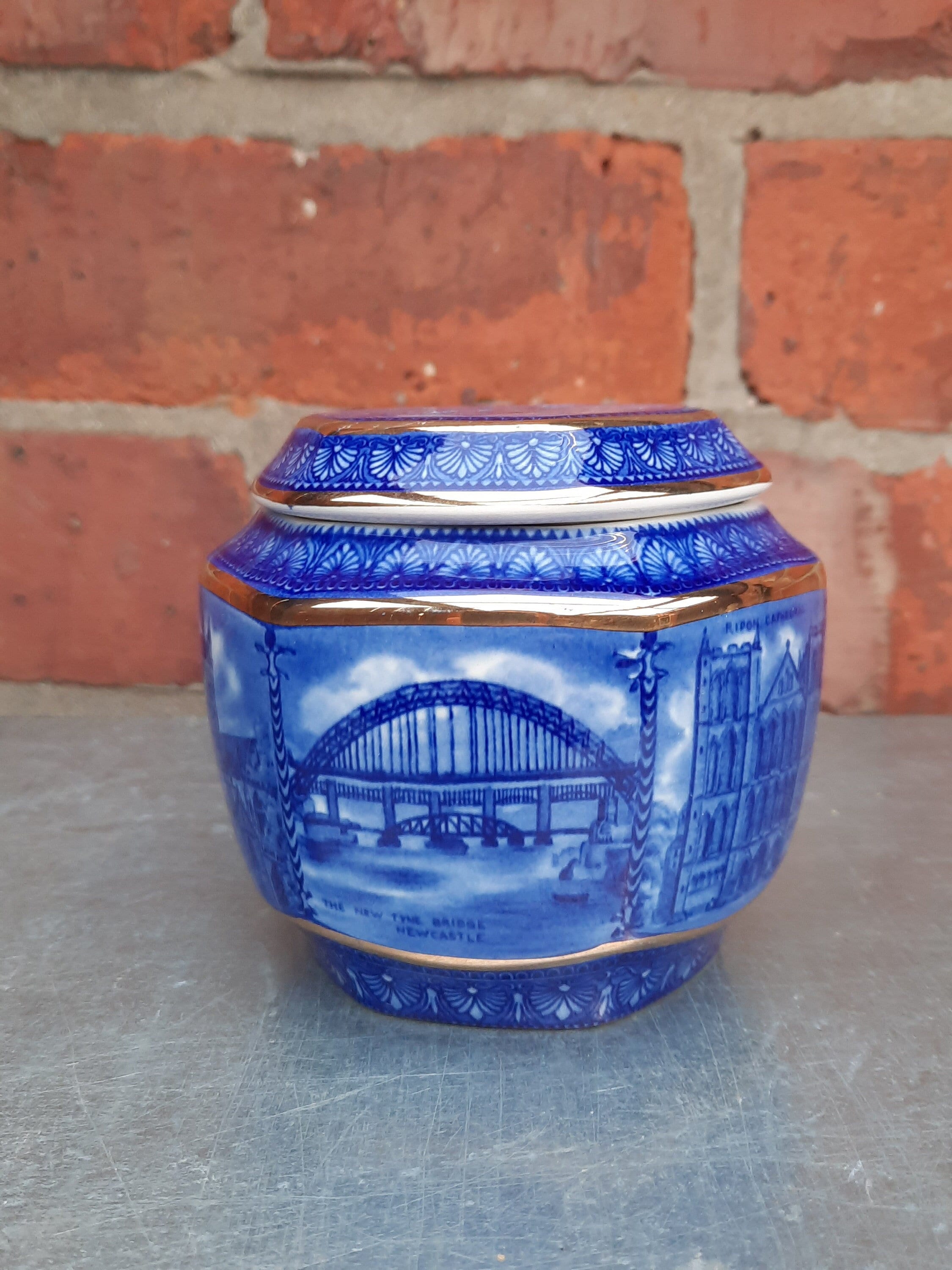 Ringtons tea caddy - Etsy 日本