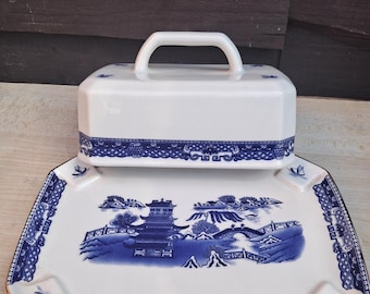 Vintage wade pottery willow pattern butter dish with cover