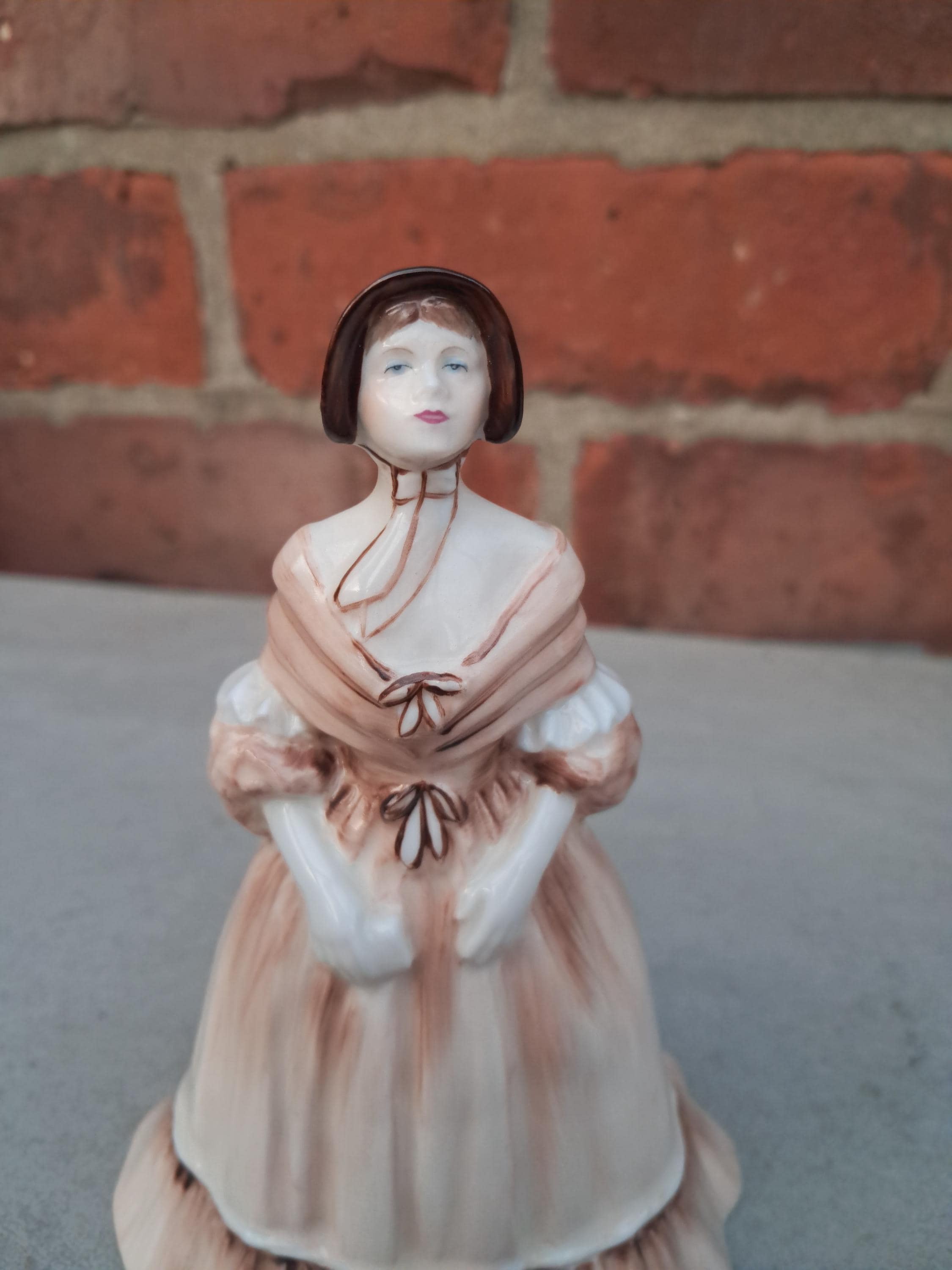 COALPORT　紫と白の女性像 置物 Coalport Lady Figure - Etsy UK